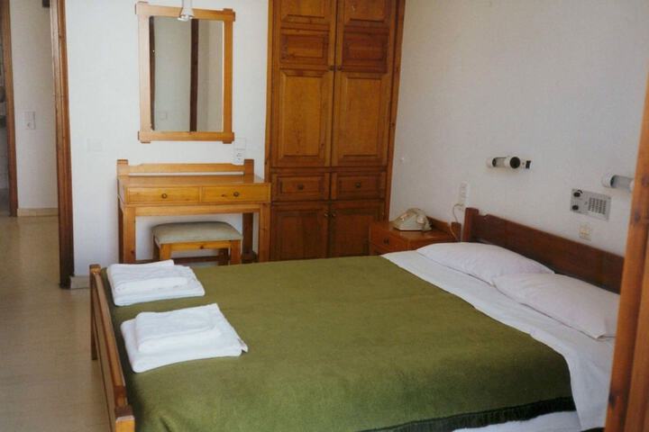 Room 3 of 22