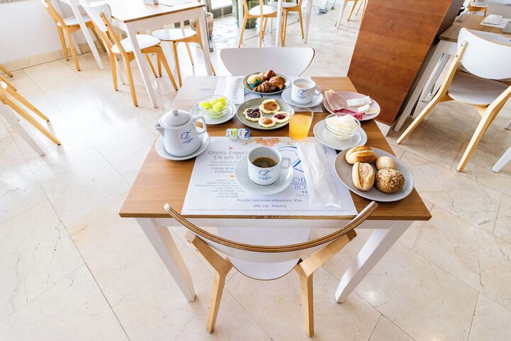 Breakfast/Coffee Service 60 of 80
