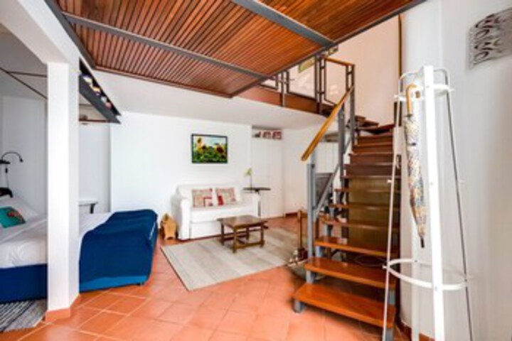 Room 5 of 25