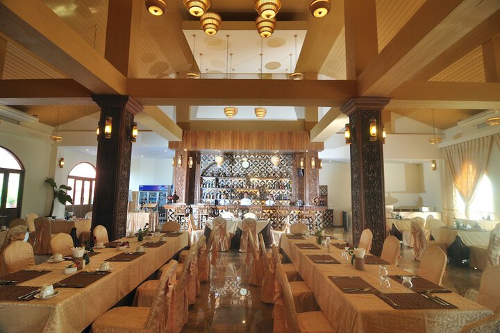 Dining 50 of 76
