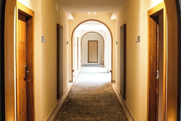 Ballroom/Hall 19 of 27