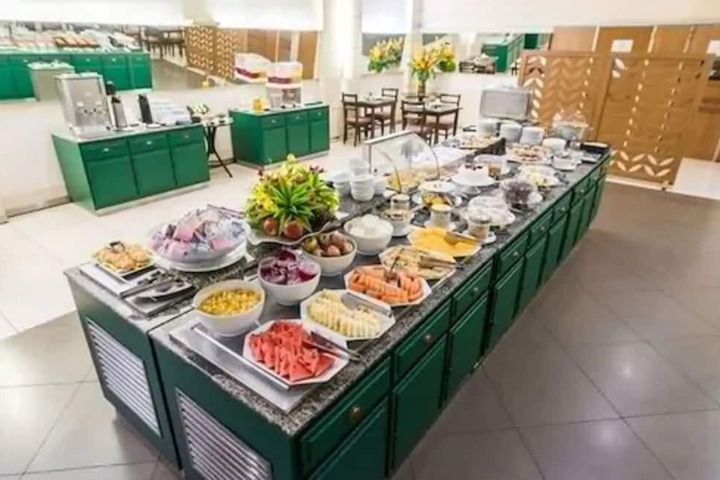 Dining 54 of 66