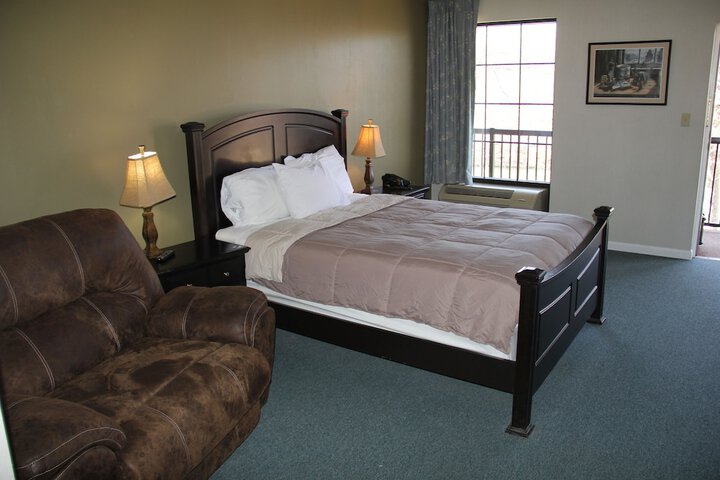 Basic Single Room 2 Double Beds (6 of 7)