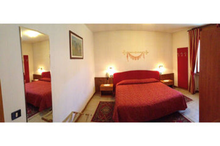 Room 26 of 54