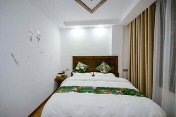 Room 17 of 44