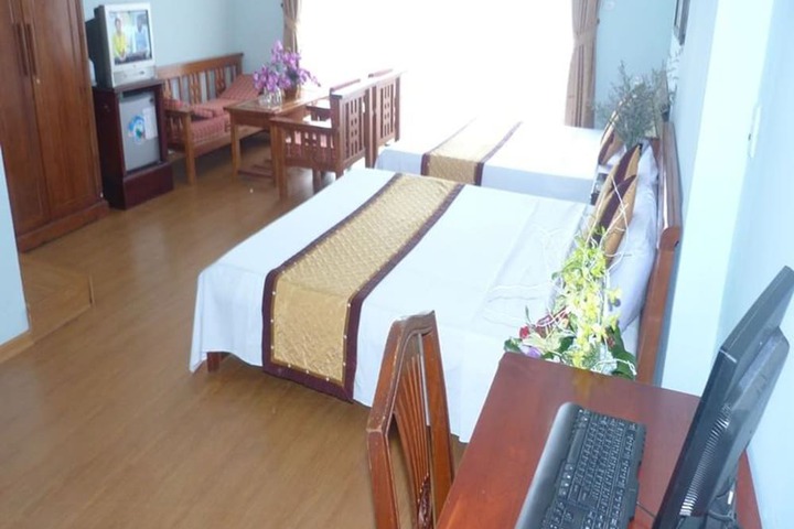Room 6 of 34