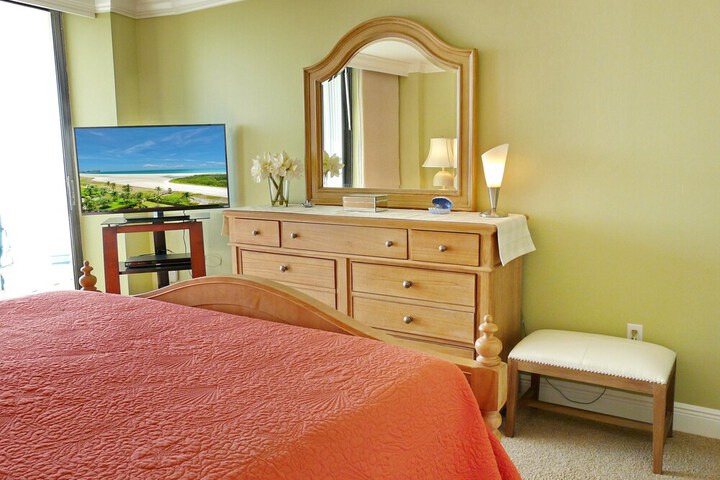 Room 4 of 52