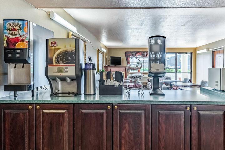 Breakfast/Coffee Service 4 of 22