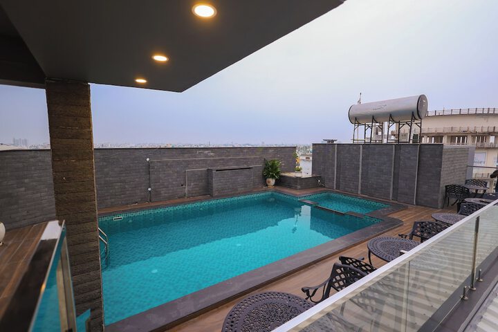 Pool 42 of 50