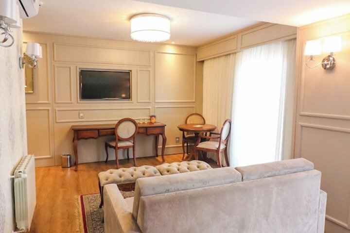 Room 50 of 108