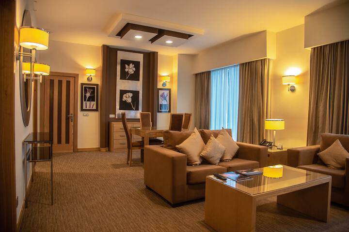Room 5 of 110