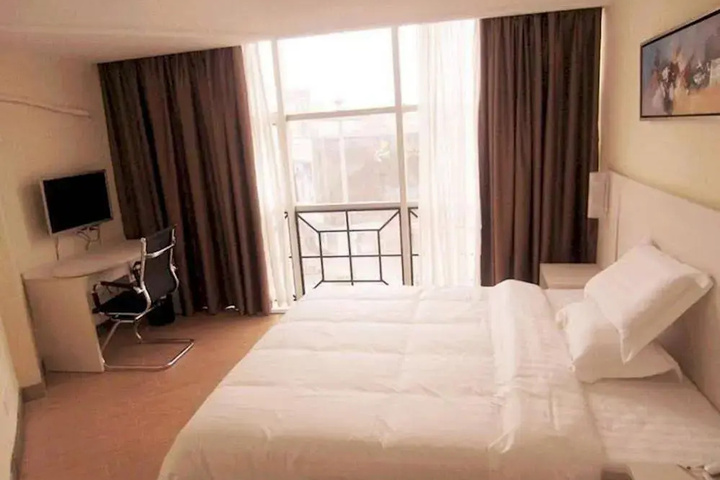 Room 4 of 14