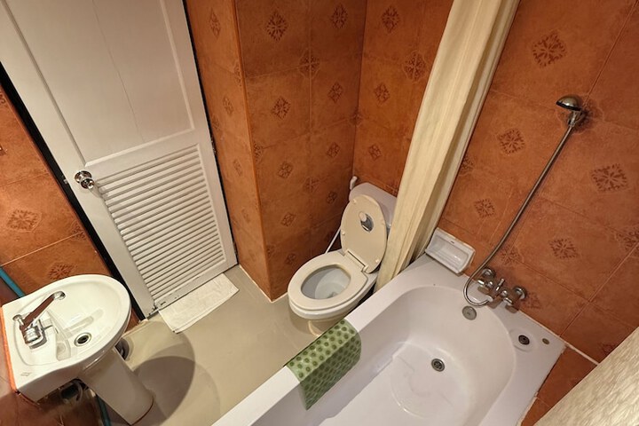 Room 49 of 65
