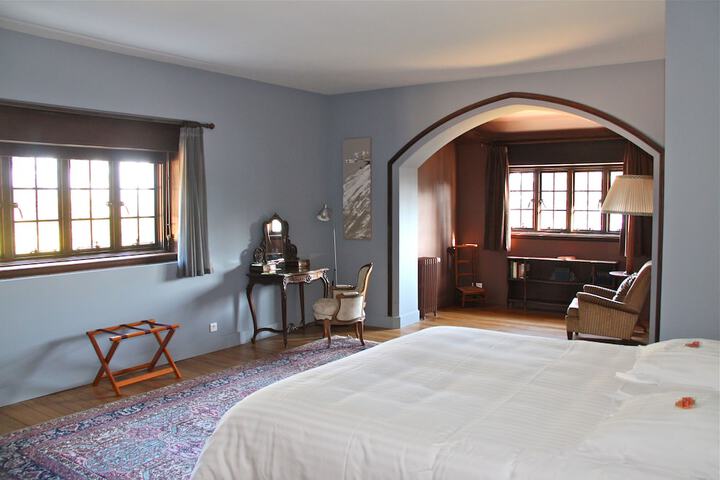 Room 5 of 31