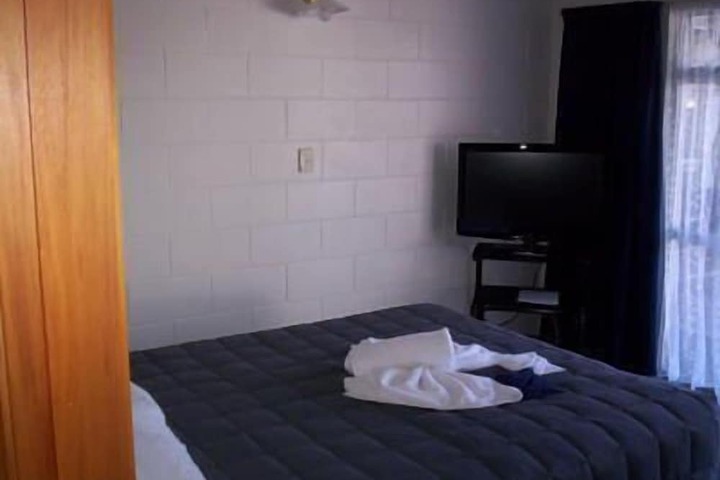 Room 12 of 27