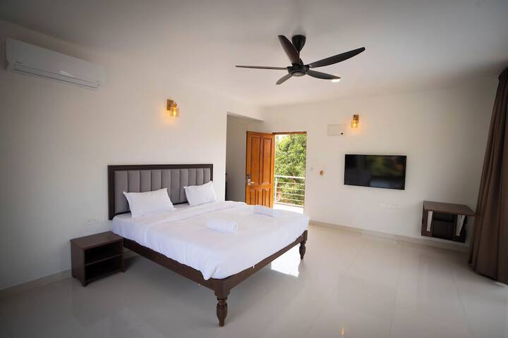 Room 3 of 30