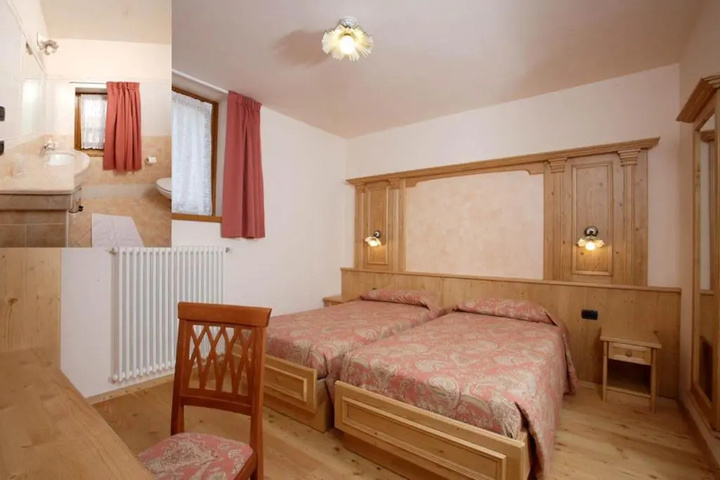 Room 2 of 6