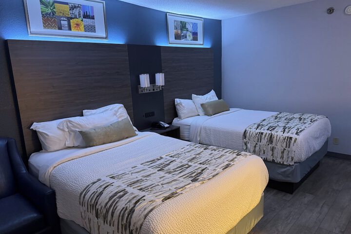 2 Double Beds (14 of 14)