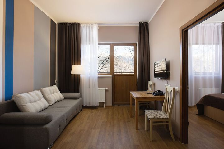 Room 6 of 36