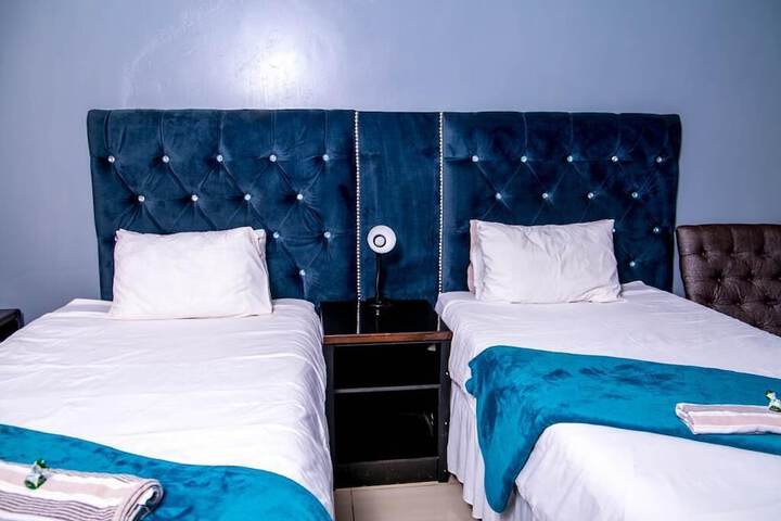 Room 4 of 15