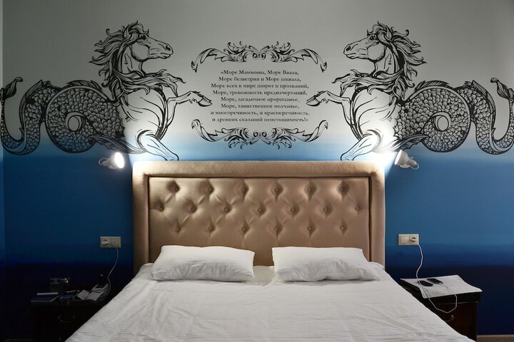 Room 27 of 40