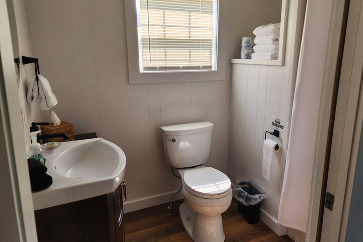 2 Queen Beds Kitchenette (10 of 16)