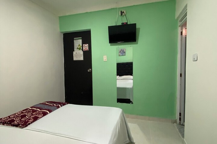 Room 8 of 15