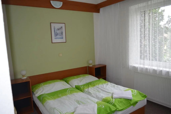 Room 4 of 14