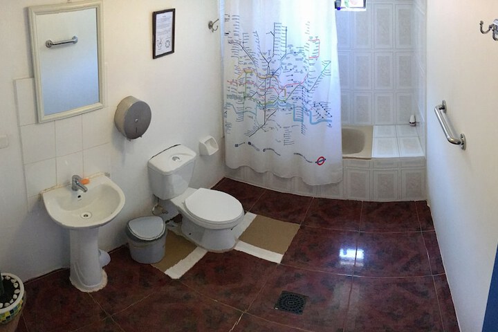 Room 9 of 11