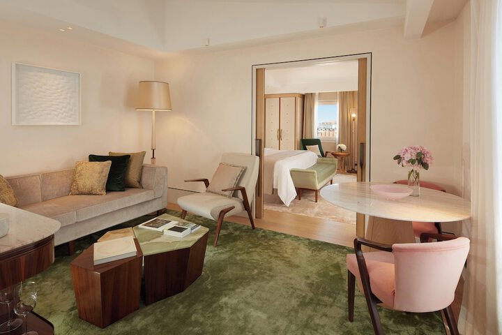 Room 73 of 150