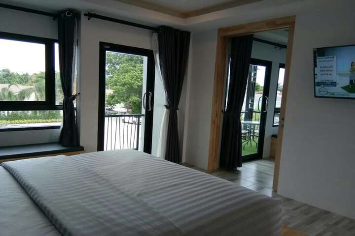 Room 6 of 33