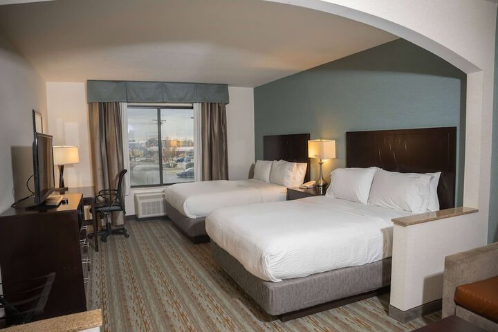 1 King Bed Suite (6 of 23)