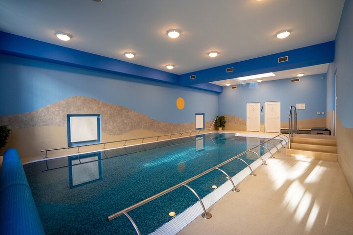 Pool 40 of 51