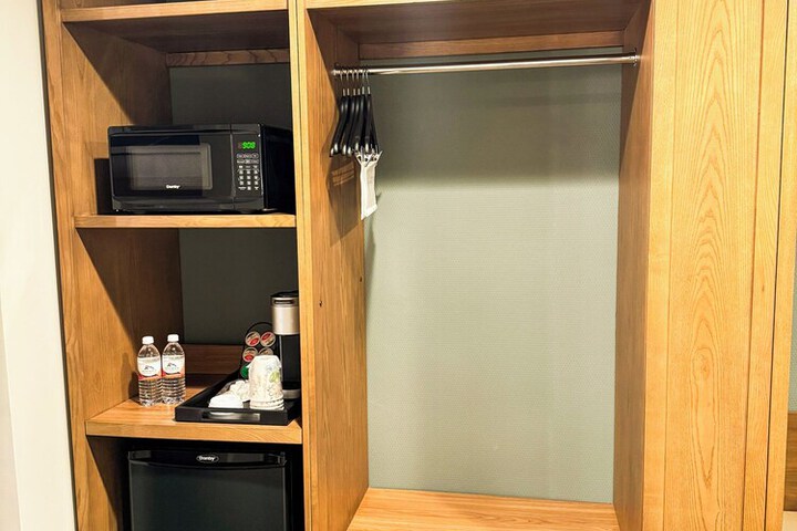 Room 20 of 34