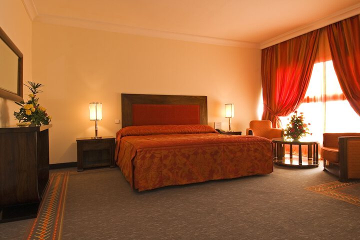 Room 6 of 39