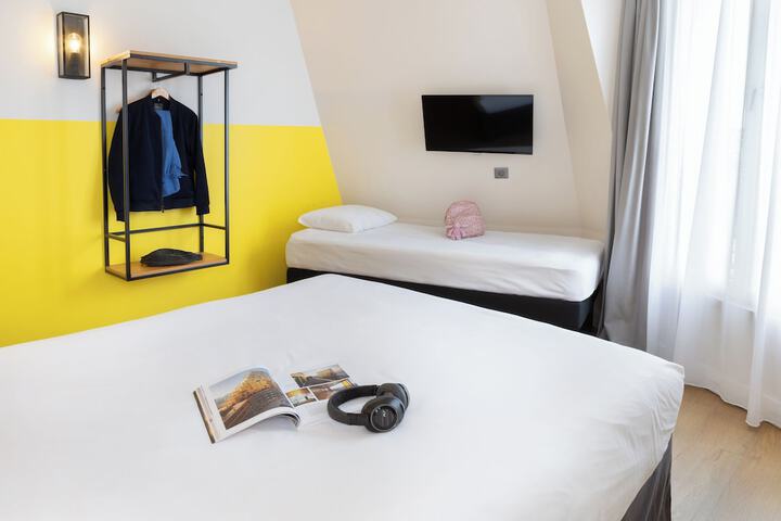 Room 9 of 50