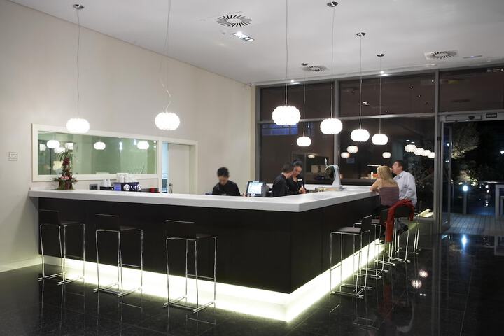 Lounge 60 of 82