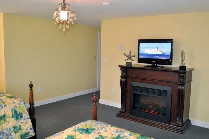 Room 25 of 46