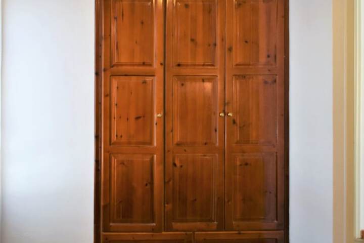 Room 3 of 40