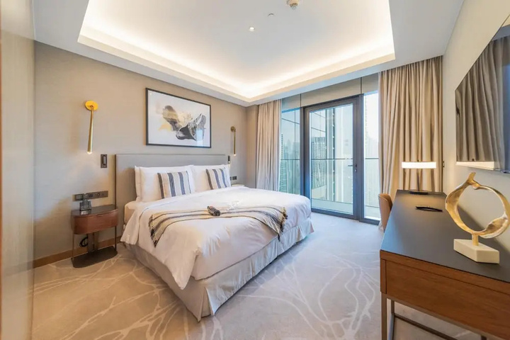 Room 3 of 20