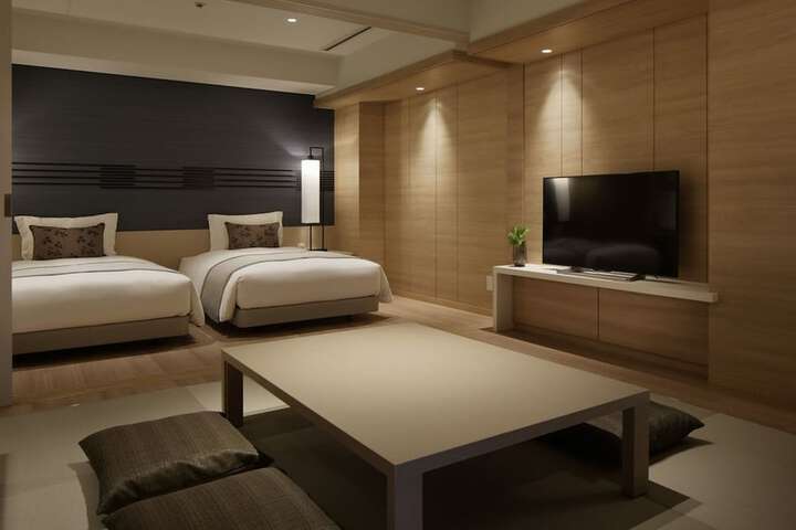 Room 18 of 120