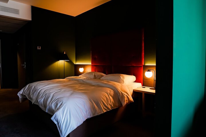Room 16 of 34