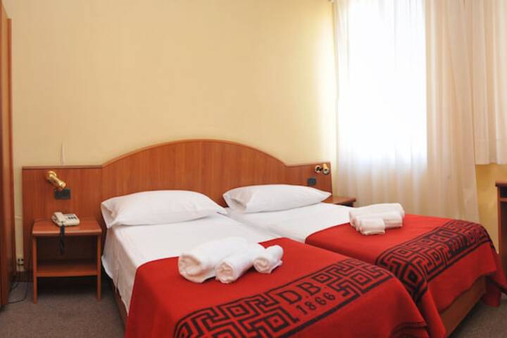 Room 16 of 46