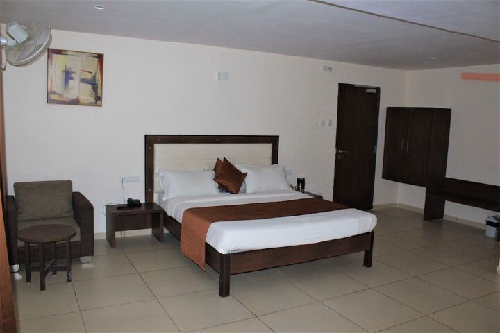 Room 7 of 20