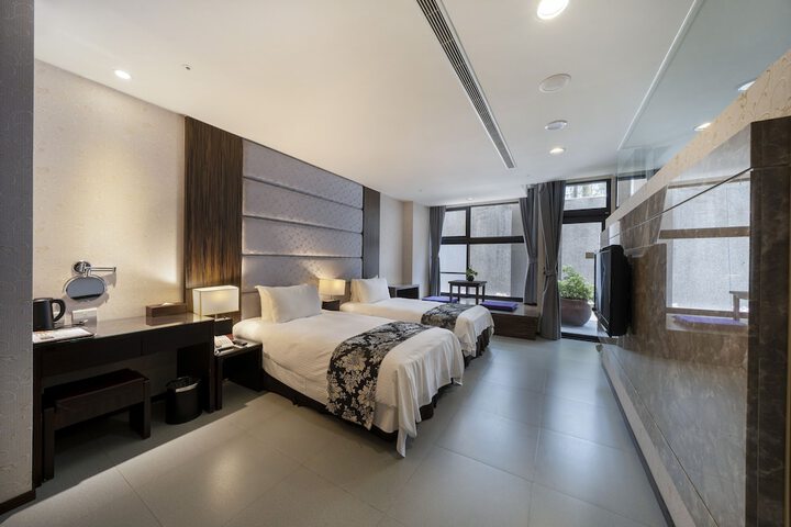 Room 26 of 145