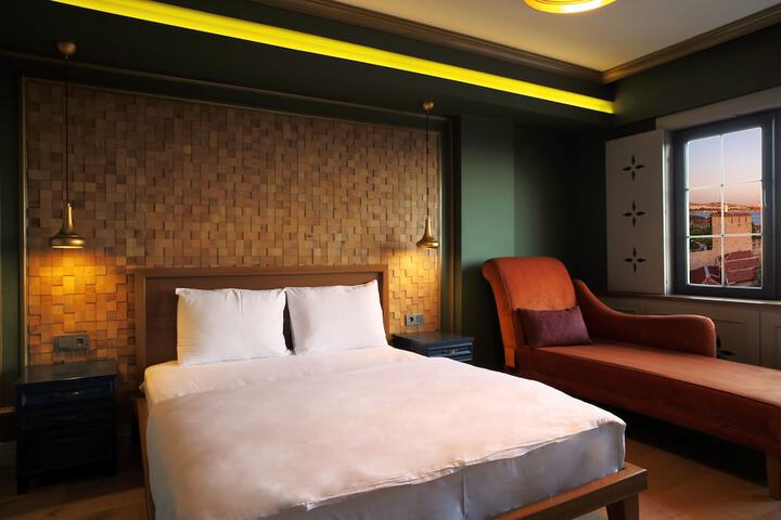 Room 15 of 36