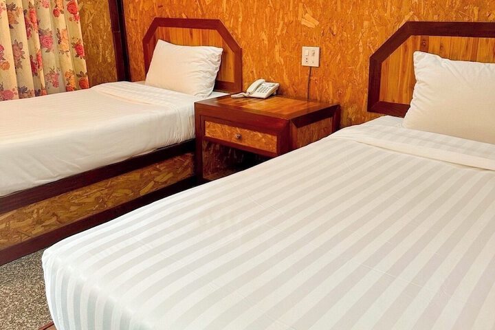 Room 16 of 30