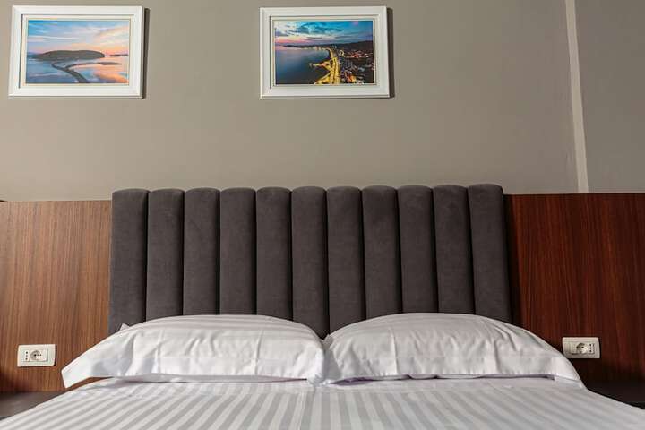 Room 27 of 111