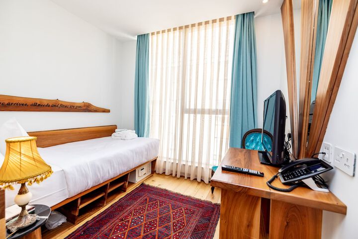 Room 19 of 171