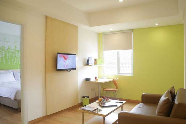 Room 16 of 32